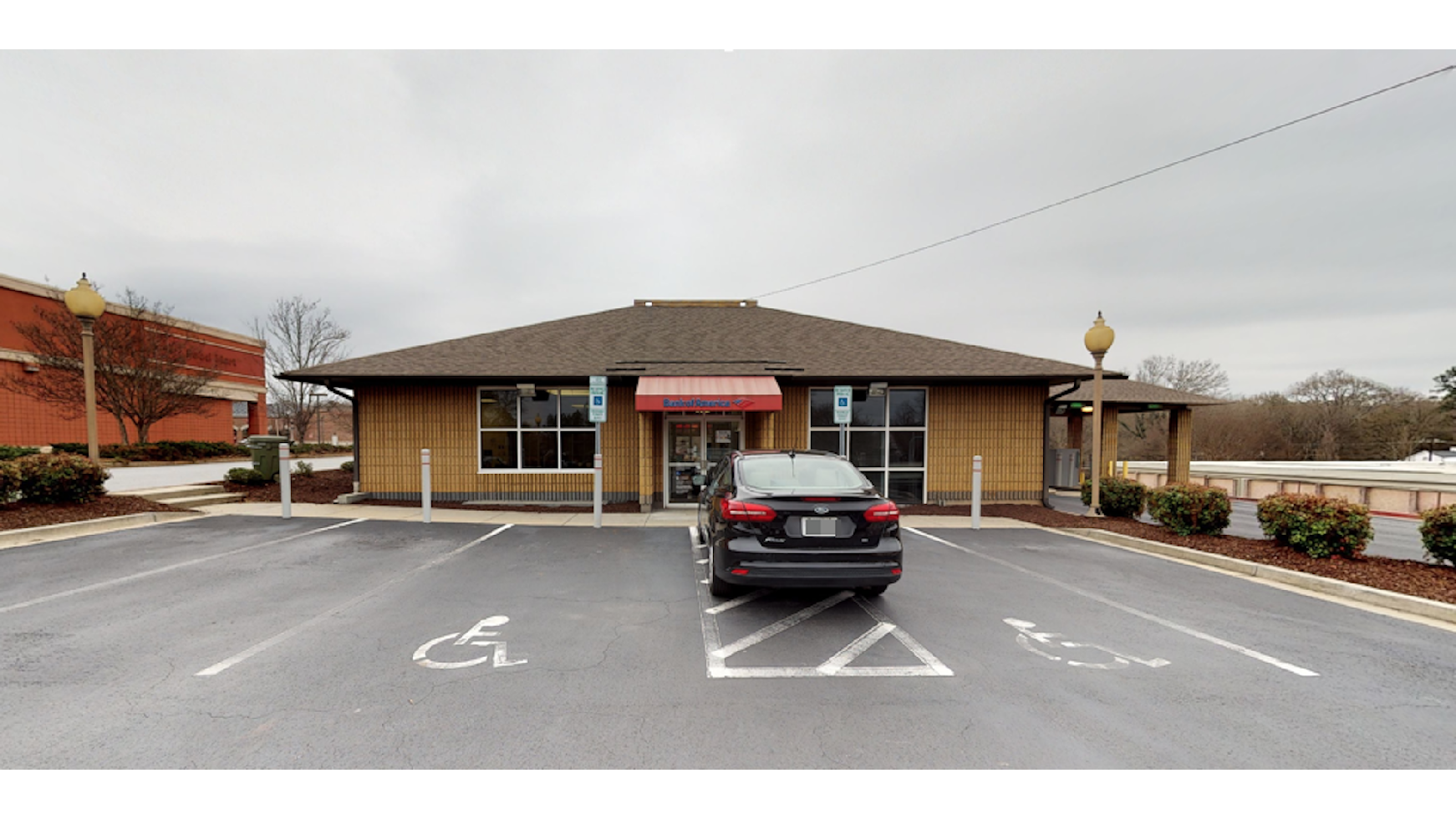 Bank of America (with Drive-thru ATM)