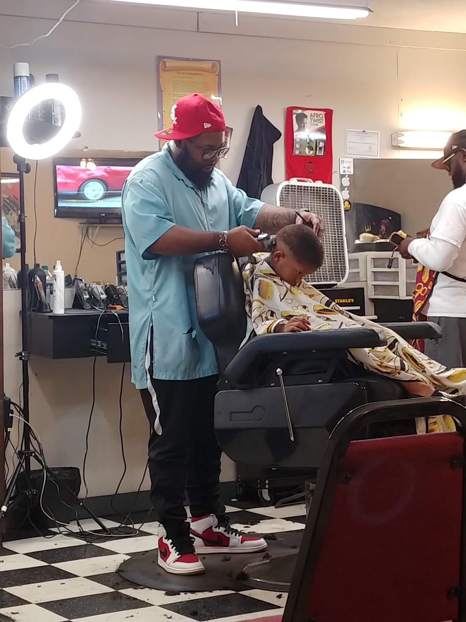 R & B Barber Shop