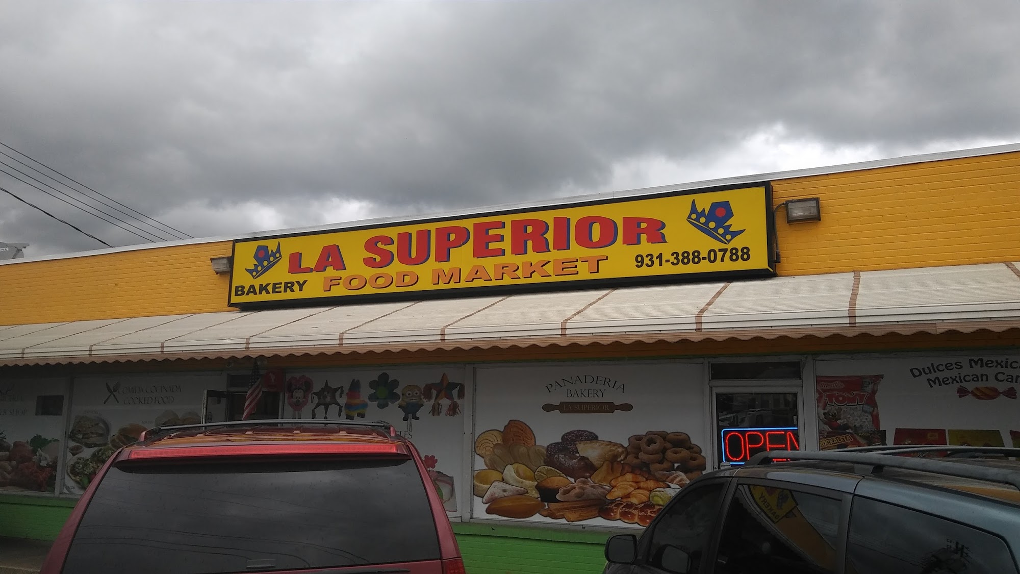 La Superior Bakery & Grocery Store