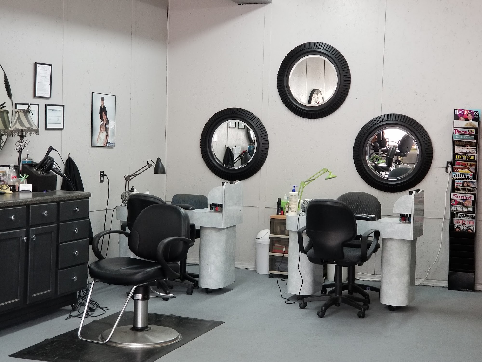 Works Full Services Salon 707 N 22nd Ave, Humboldt Tennessee 38343