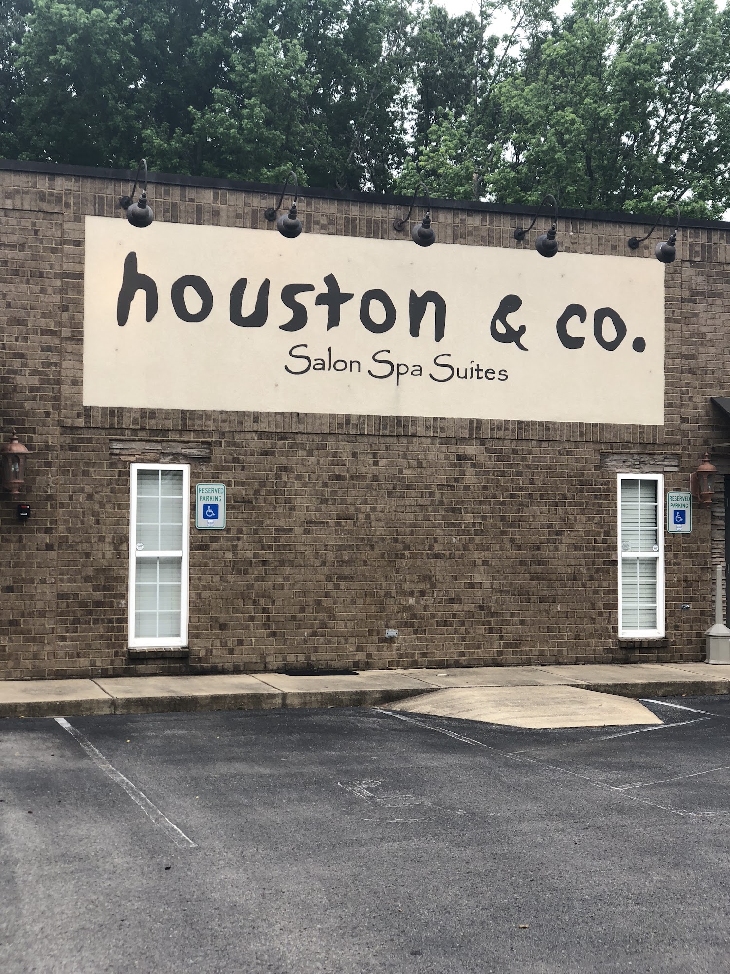 Houston & Co Salon Spa Suites
