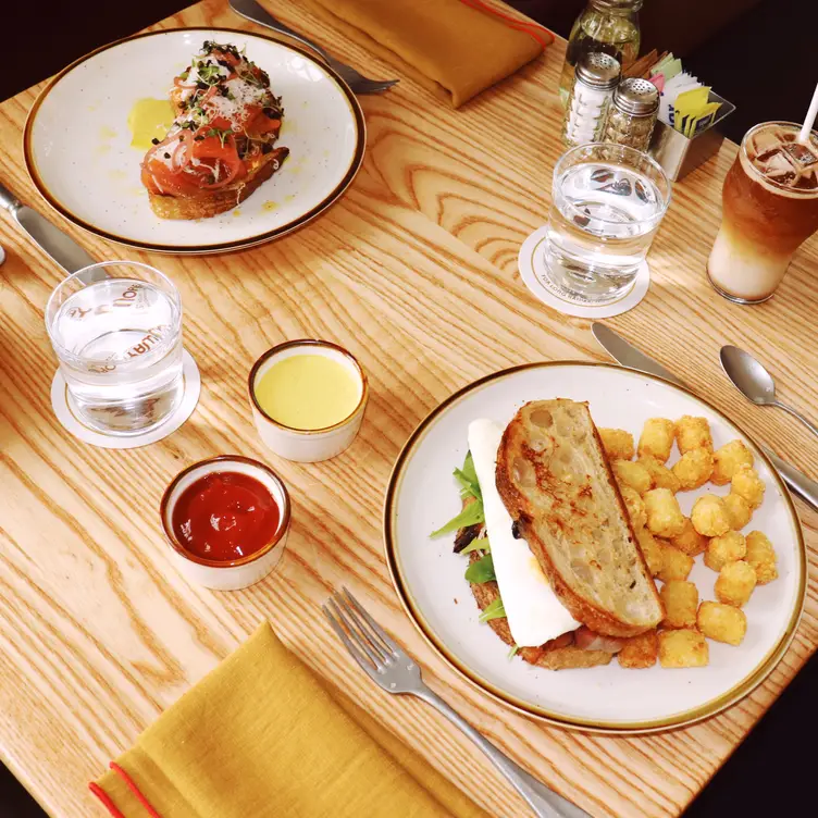 Photo credit: opentable