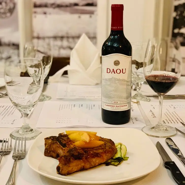 Photo credit: opentable