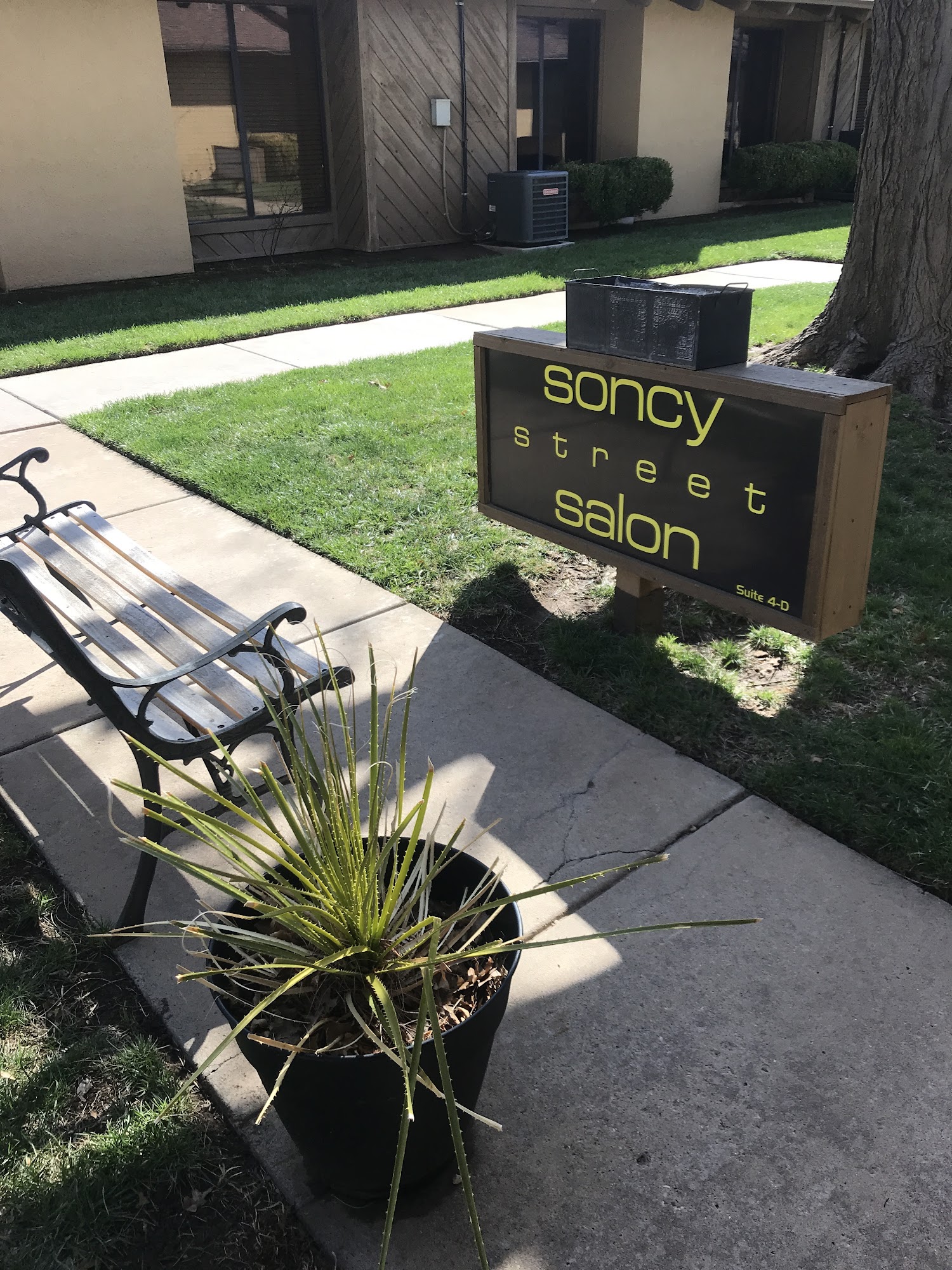 Soncy Street Salon