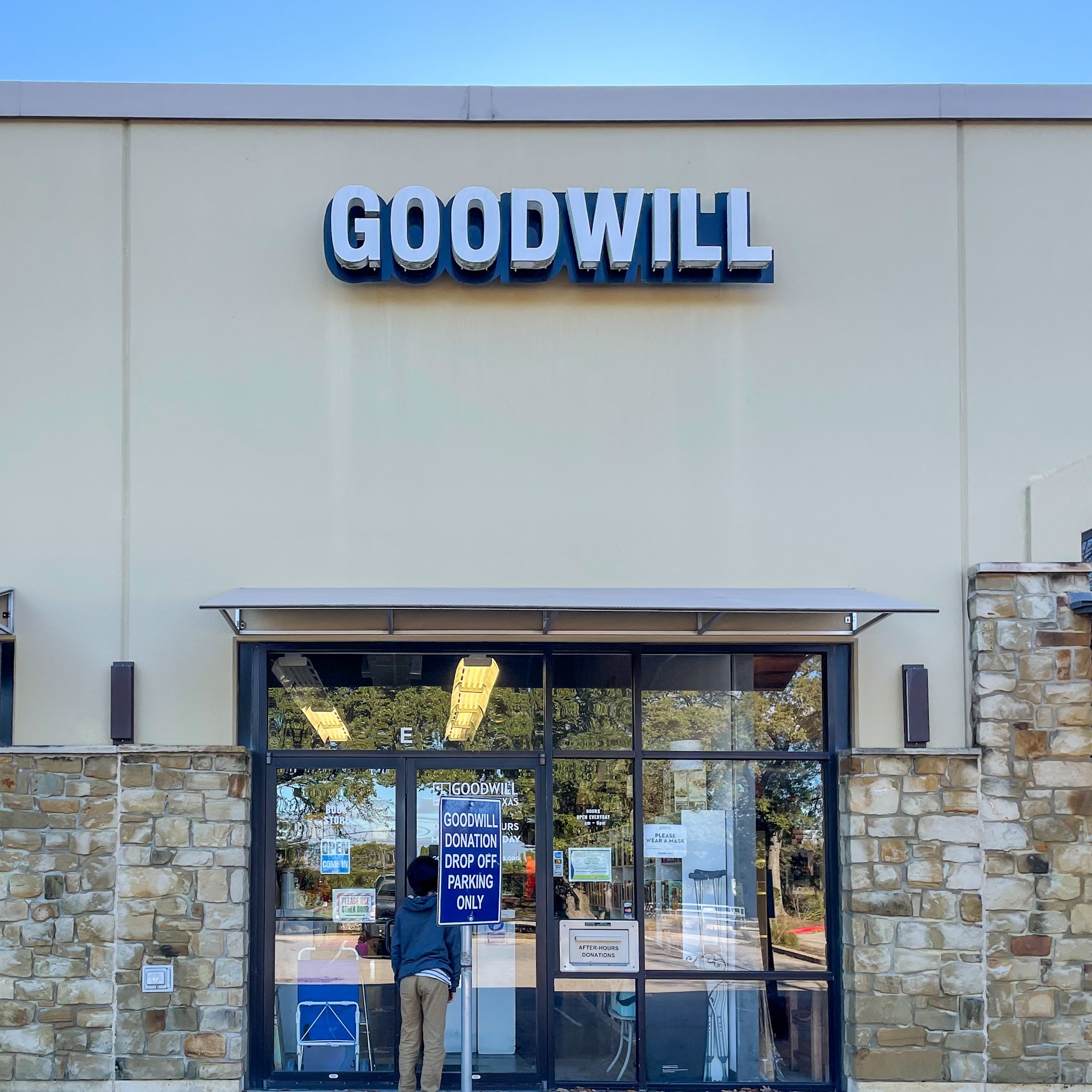 Goodwill Central Texas - Riverplace Bookstore - Attended Donation Center
