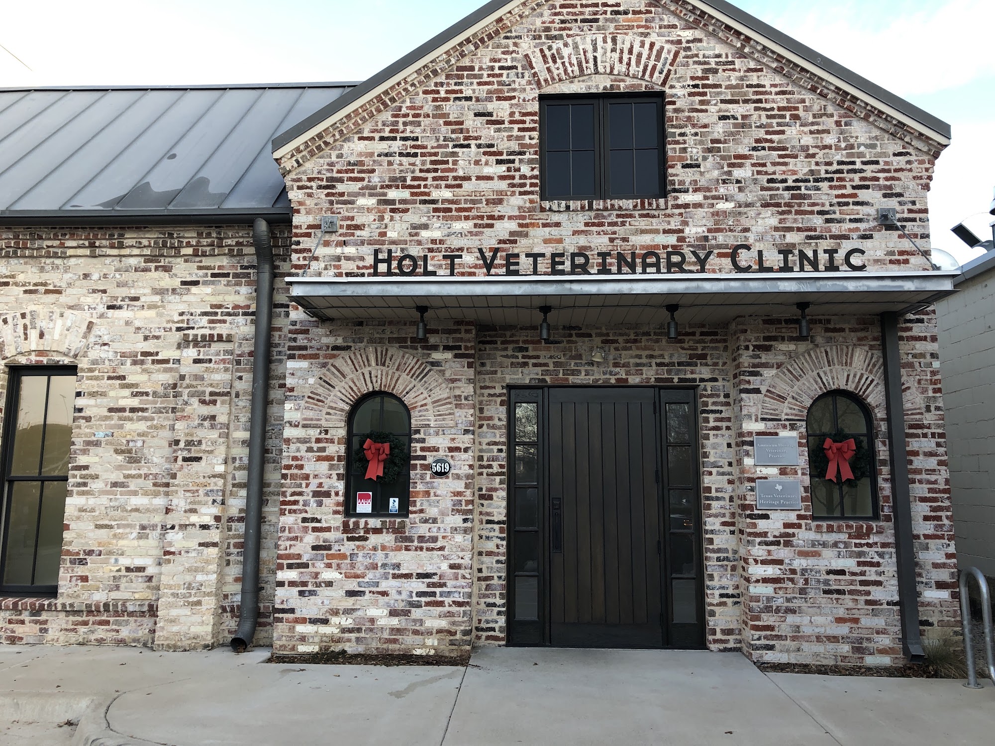 Holt Veterinary Clinic