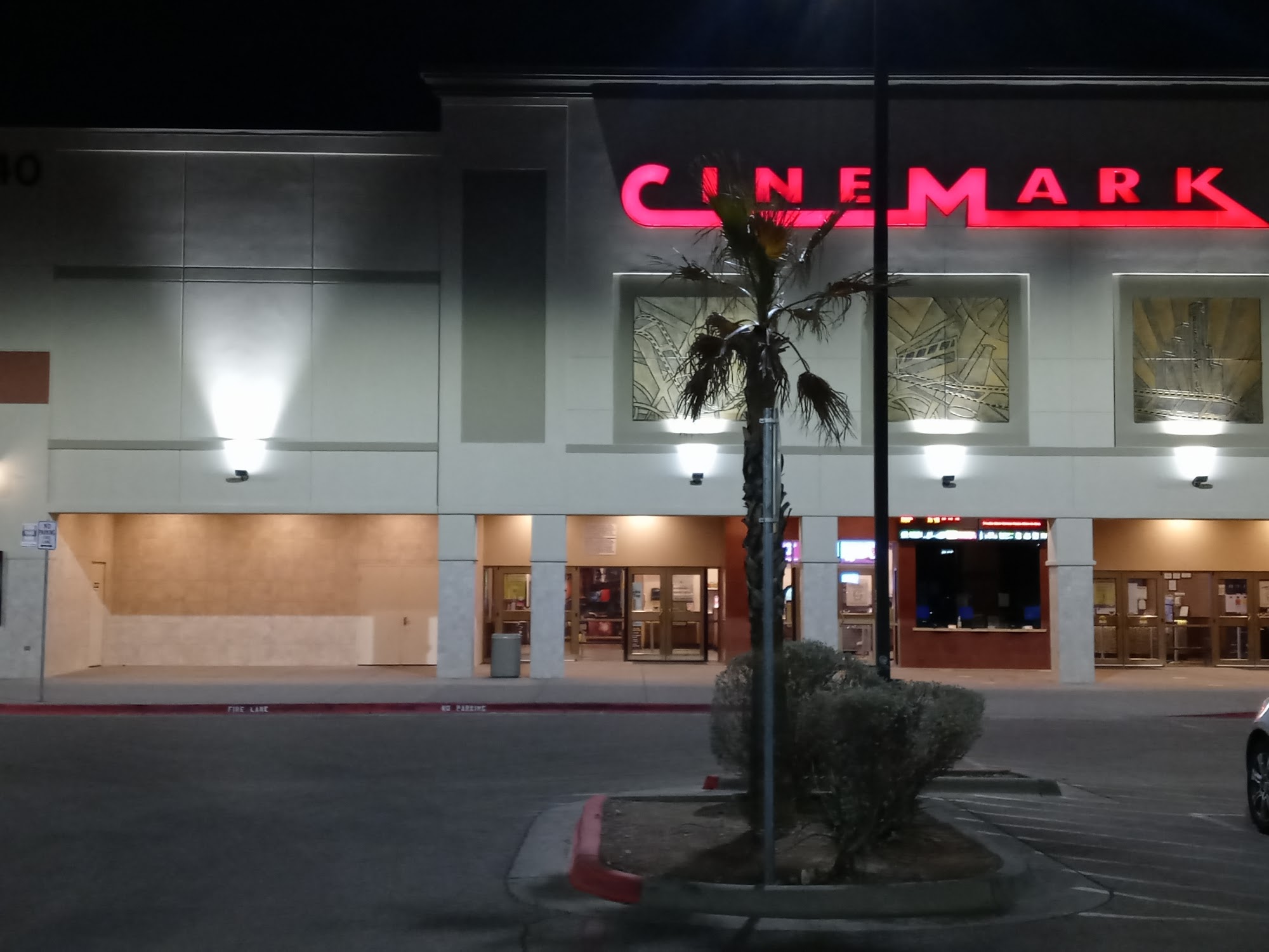 Cinemark West El Paso XD and ScreenX