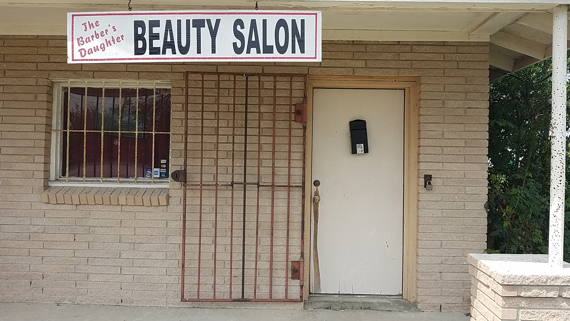 Barber's Daughter Beauty Salon 127-B E Huisache St, Falfurrias Texas 78355