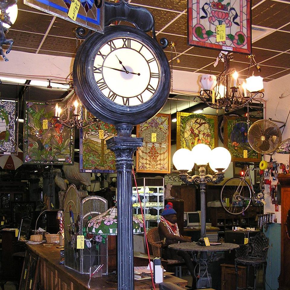 Little Red's Antiques