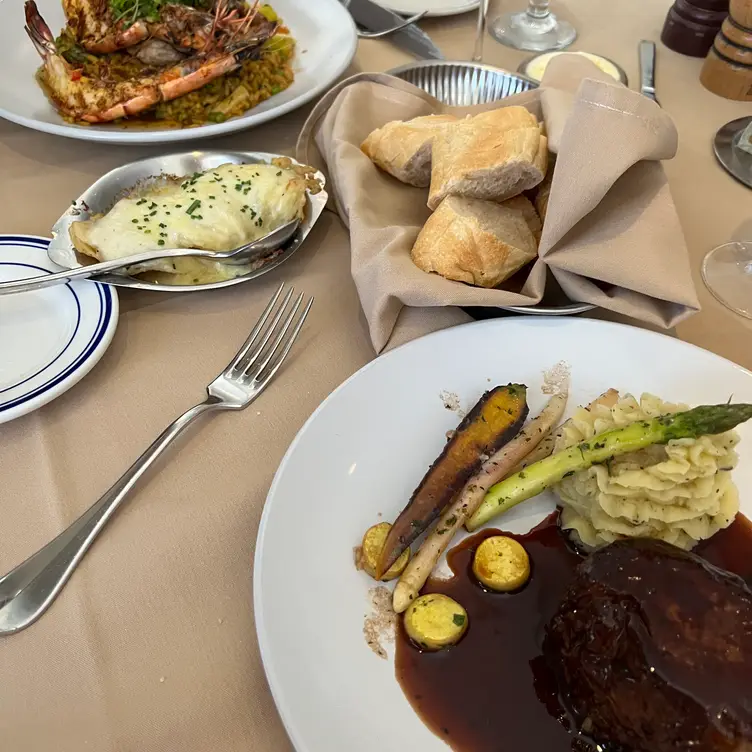 Photo credit: opentable