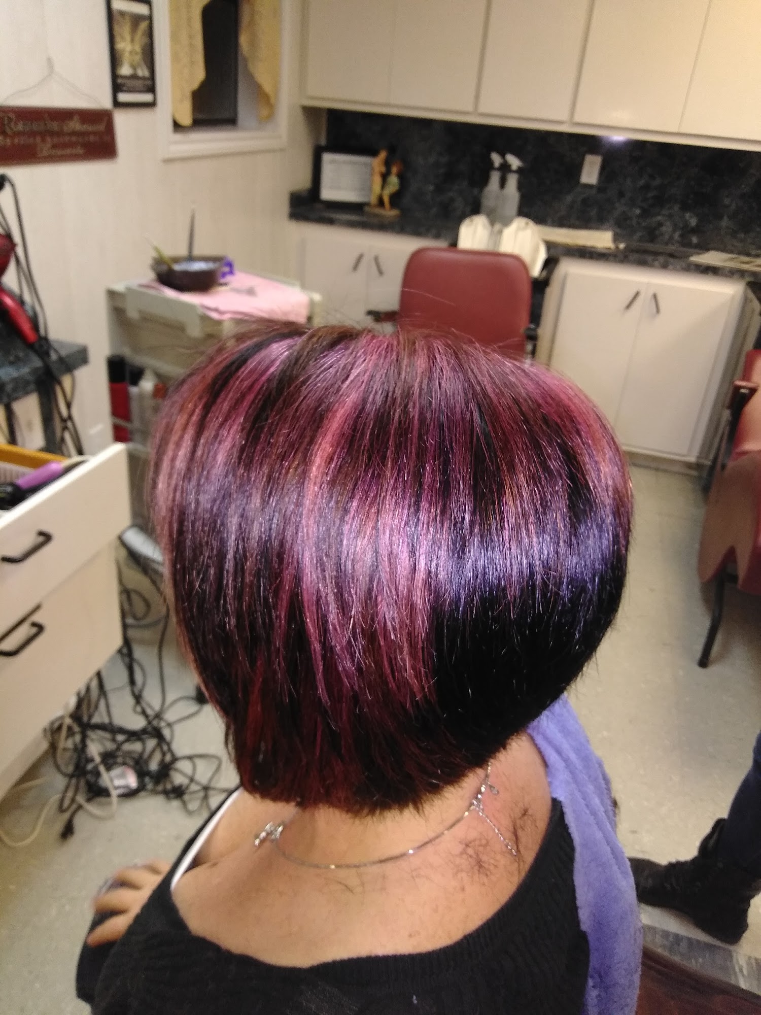 Dona's Hair & Fashion Salon 505 E Ross St, Hamilton Texas 76531