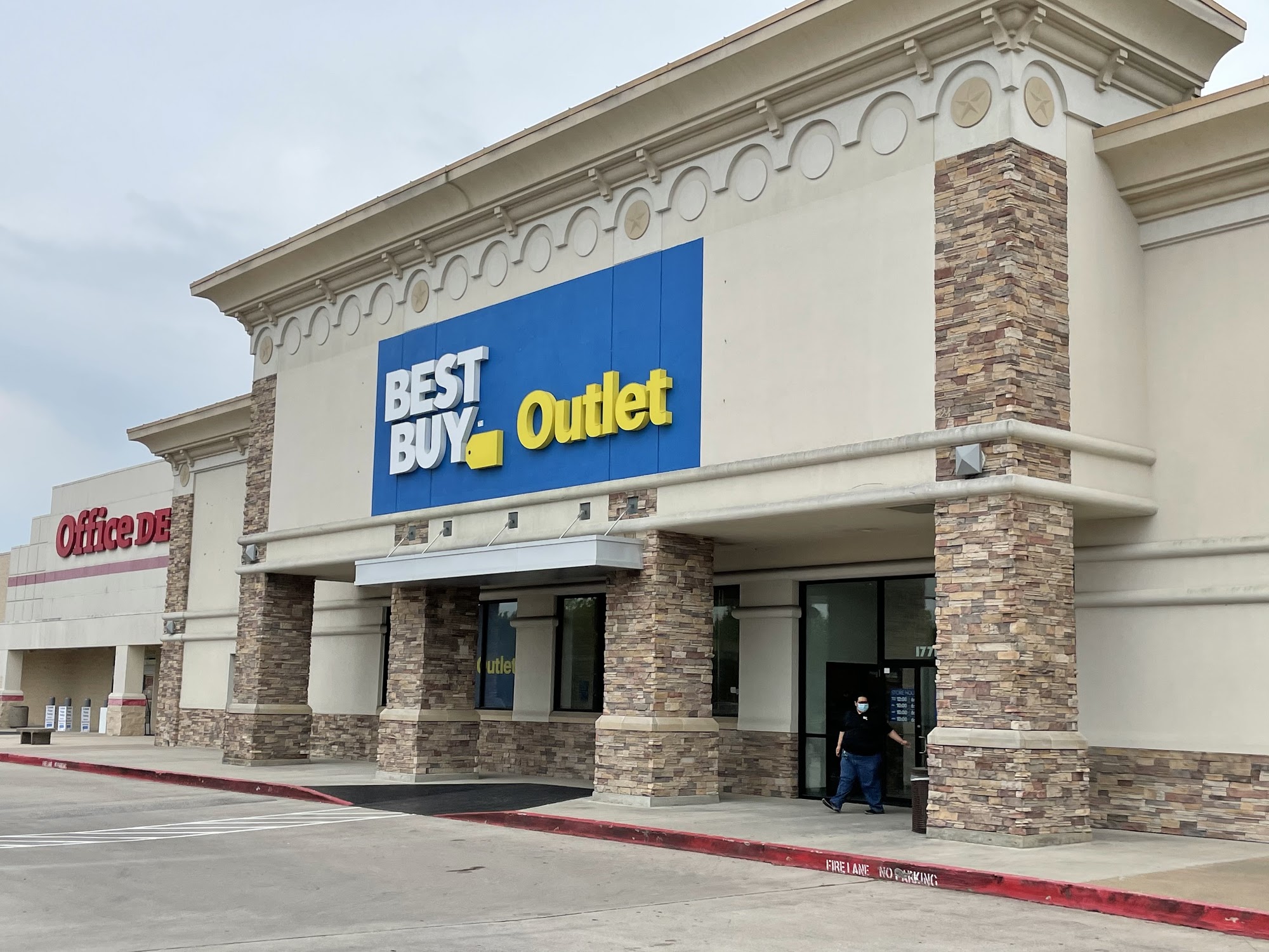 Best Buy Outlet – Houston