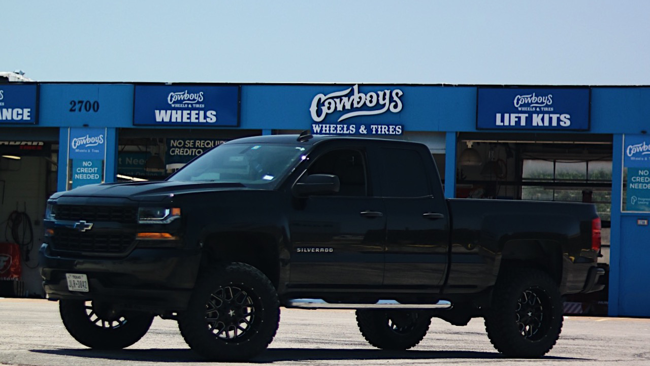 Cowboys Wheels & Tires