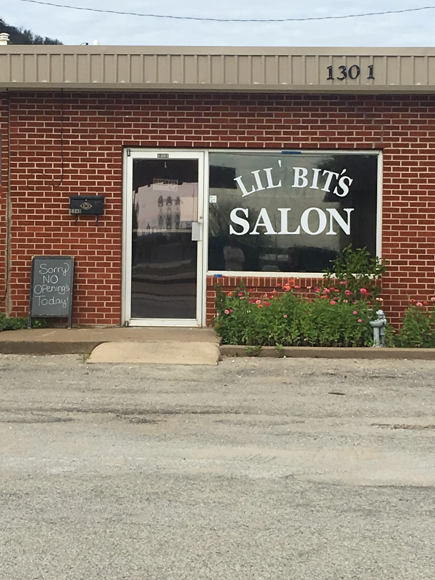 Lil’ Bit’s Salon