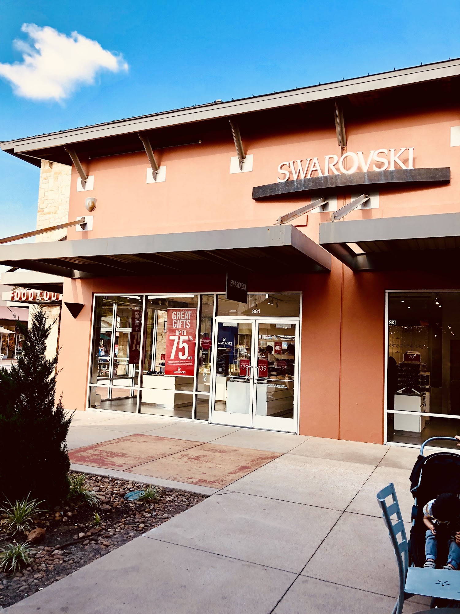 Swarovski Round Rock Premium Outlets