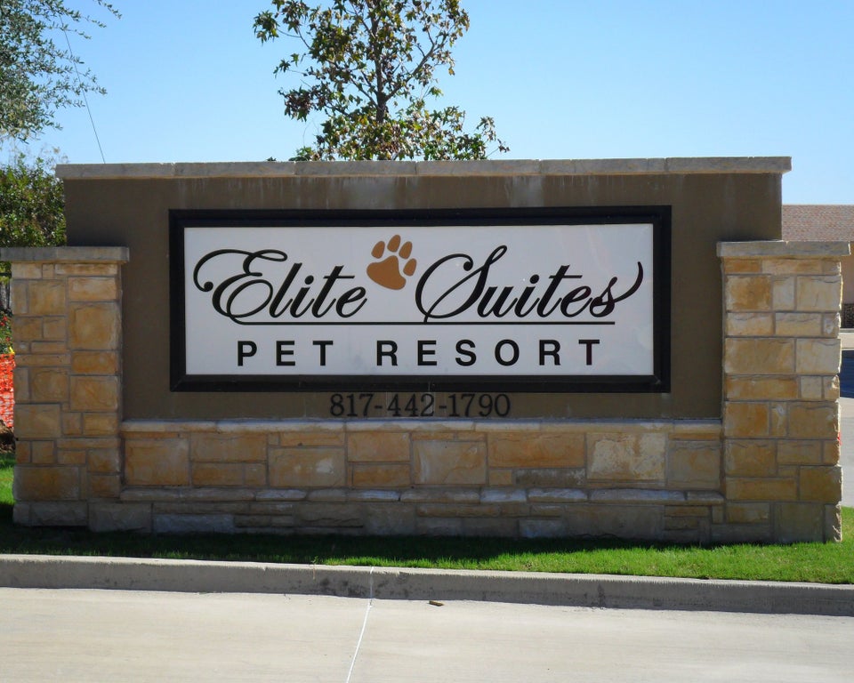 Elite Suites Pet Resort - Southlake