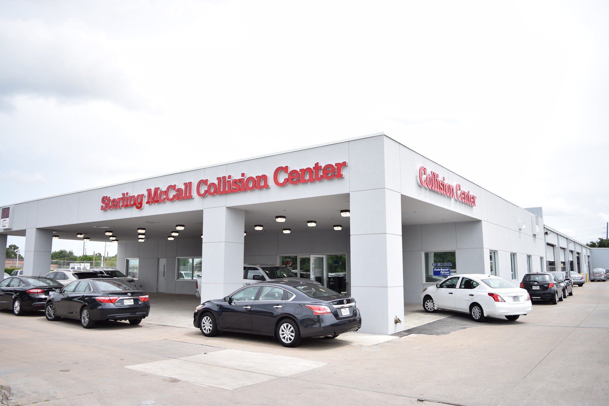 Sterling McCall Nissan Collision Center of Stafford