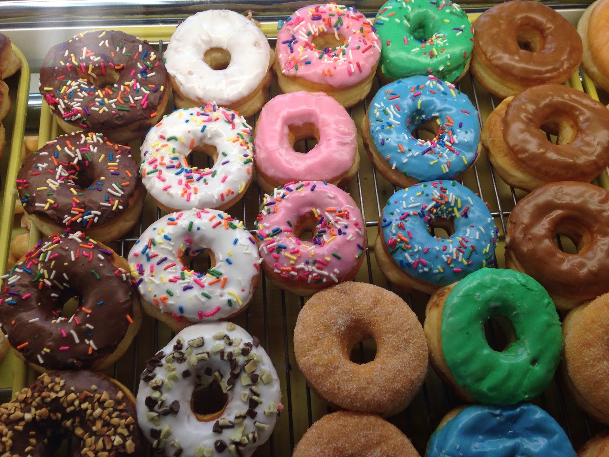 Linna Donuts