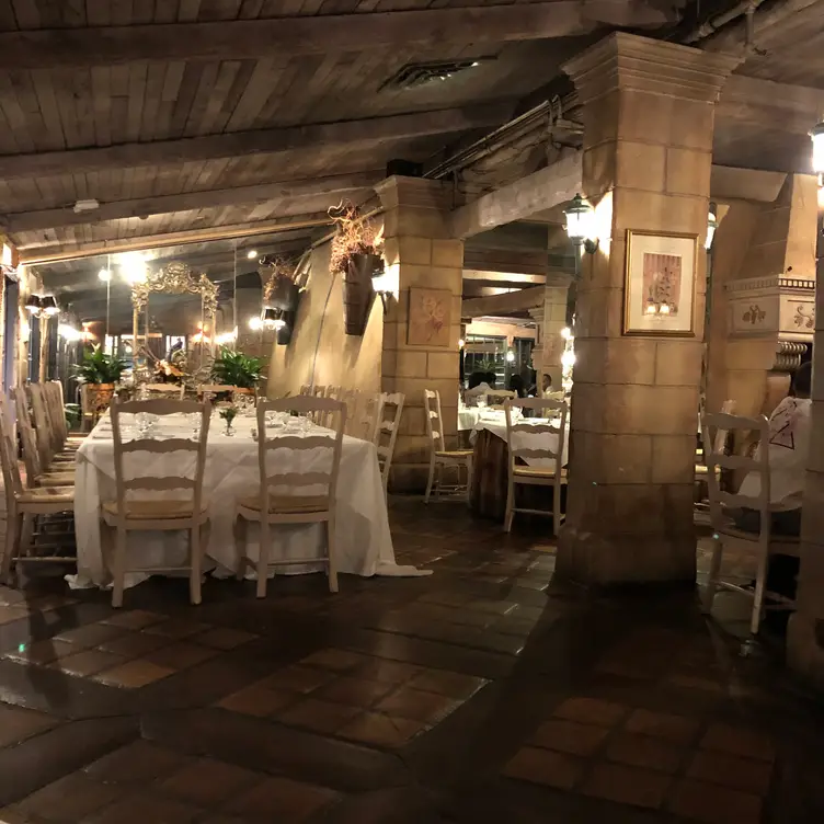 Photo credit: opentable