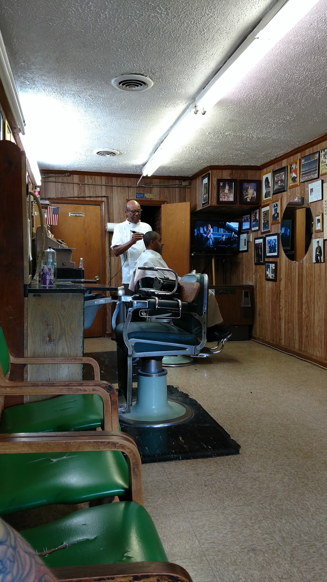 Mullins Barber Shop