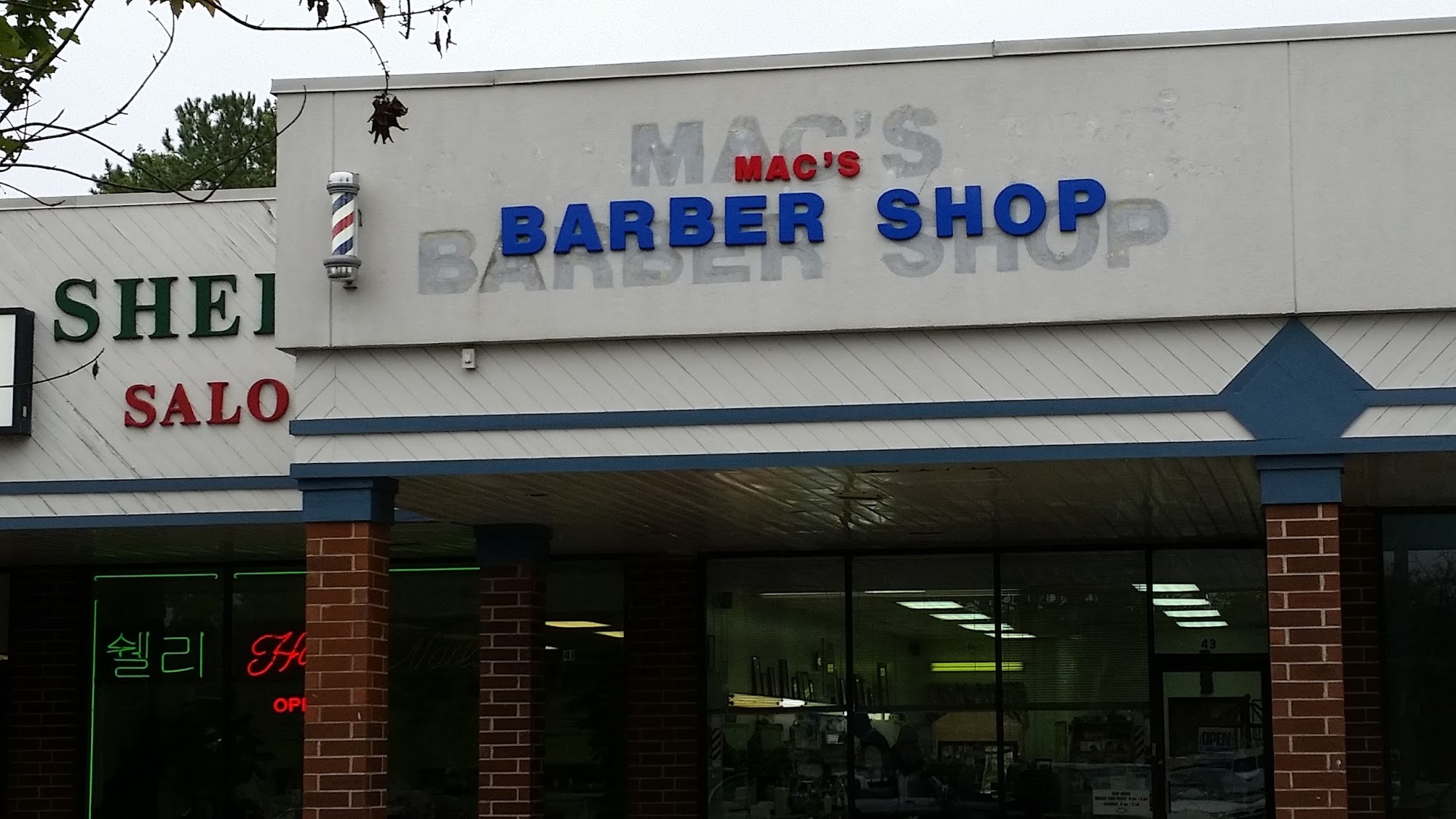Mac's Barber Shop