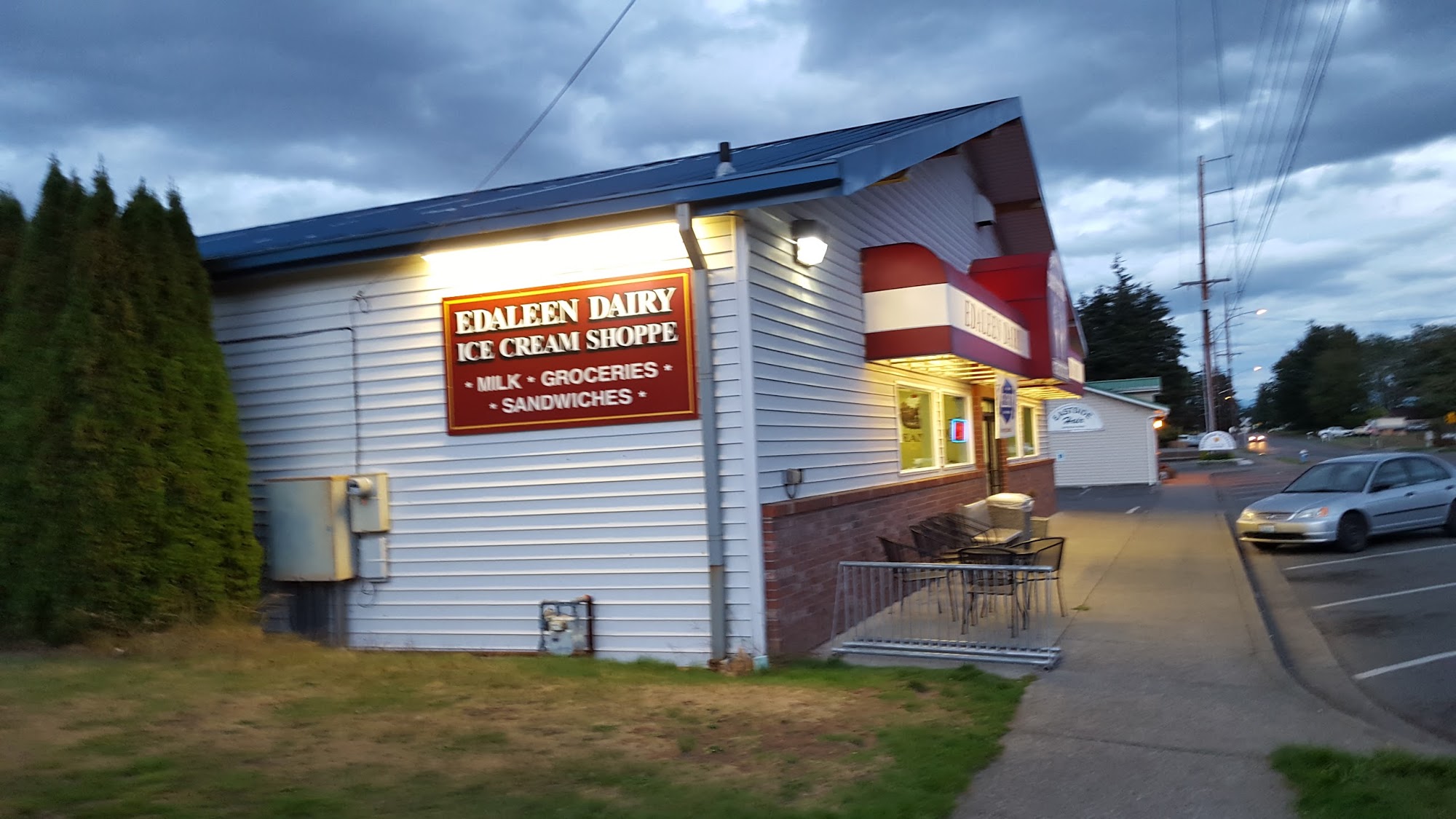Edaleen Dairy Store