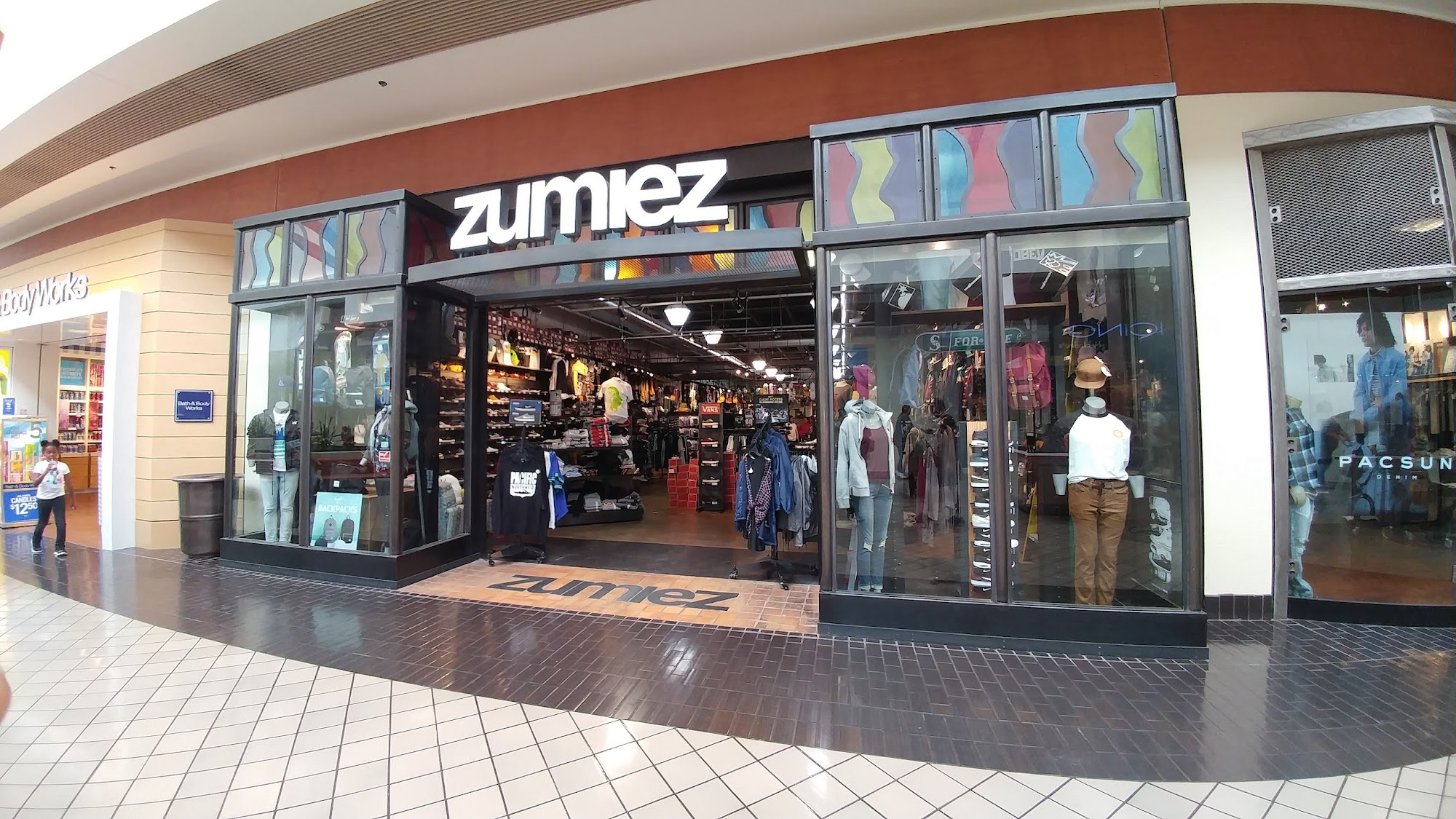 Zumiez