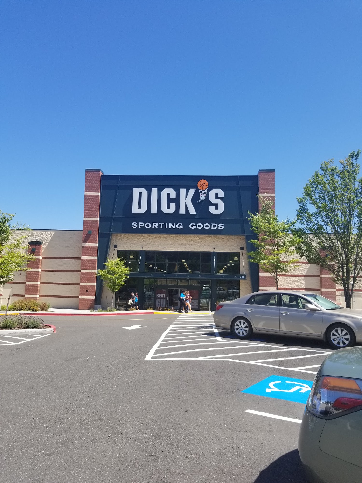 DICK'S Sporting Goods