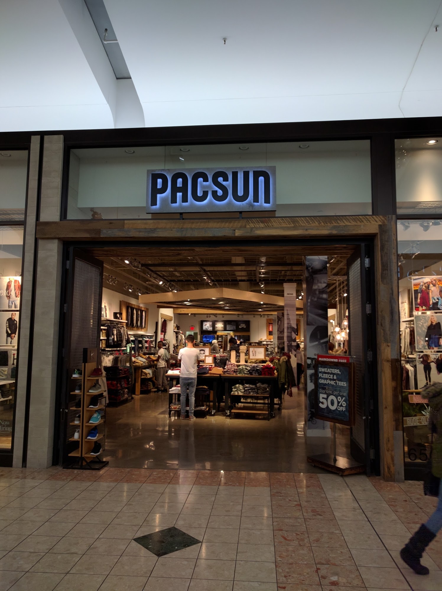 PacSun