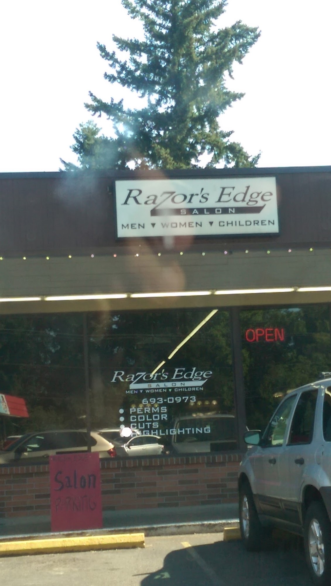 Razors Edge Salon LLC