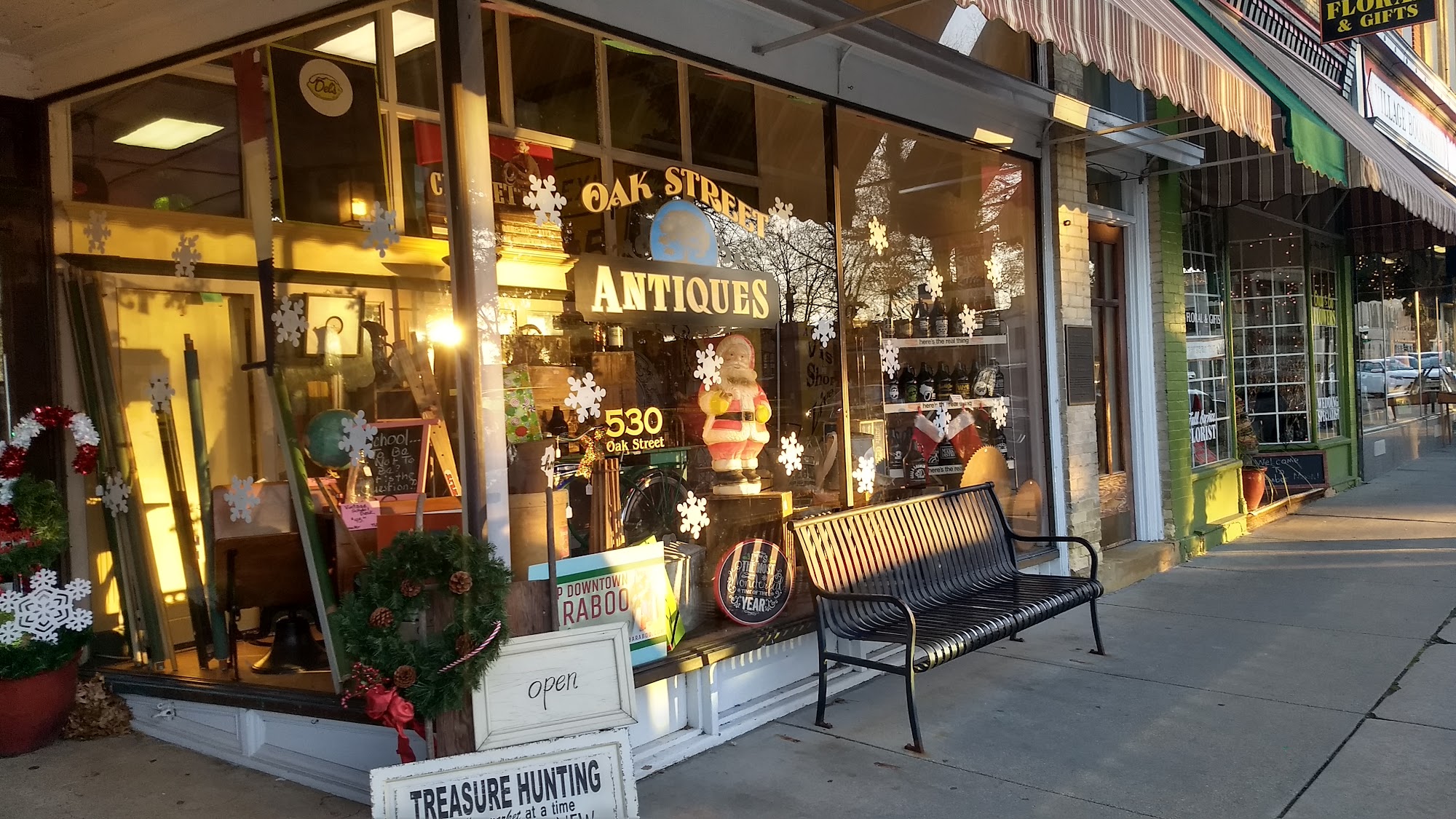 Oak Street Antiques, Collectibles, and Mercantile