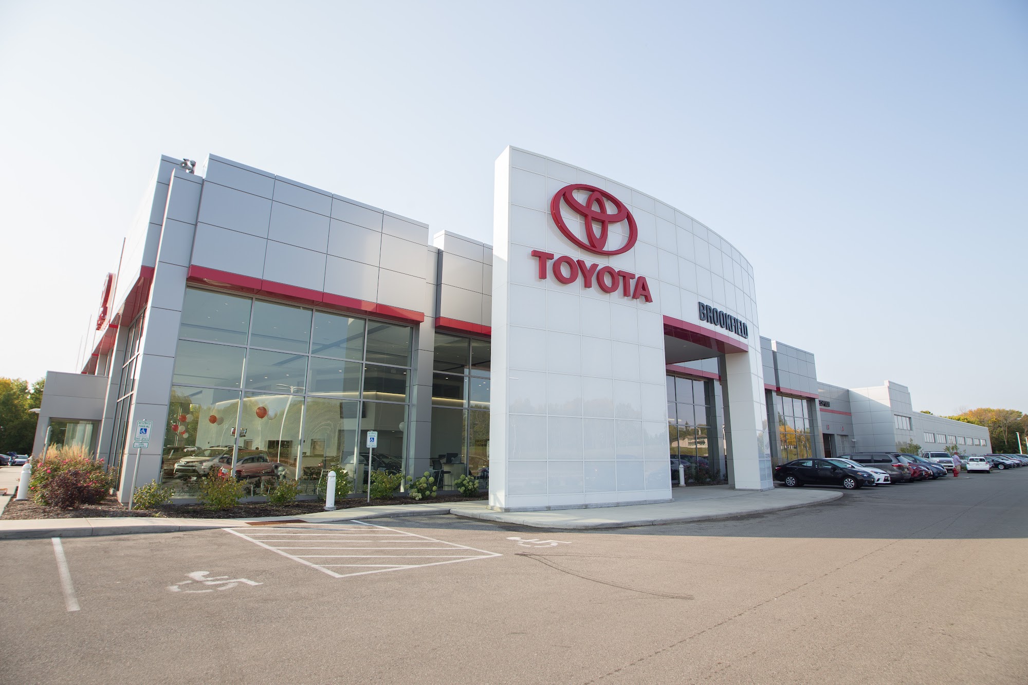 TOYOTA OF BROOKFIELD - Brookfield WI - Hours, Directions, Reviews ...