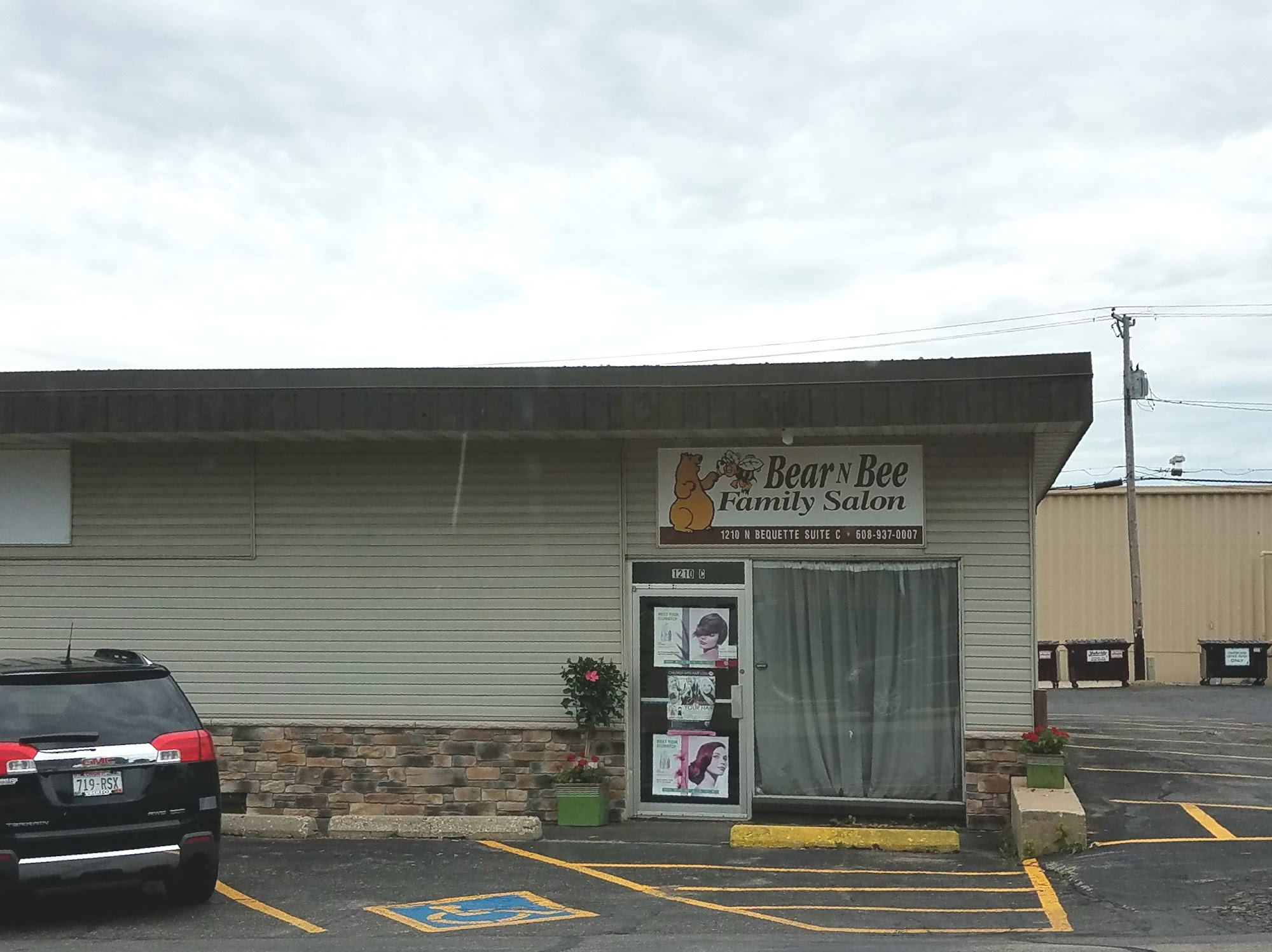 Bear N Bee Family Salon 1210 N Bequette St # C, Dodgeville Wisconsin 53533