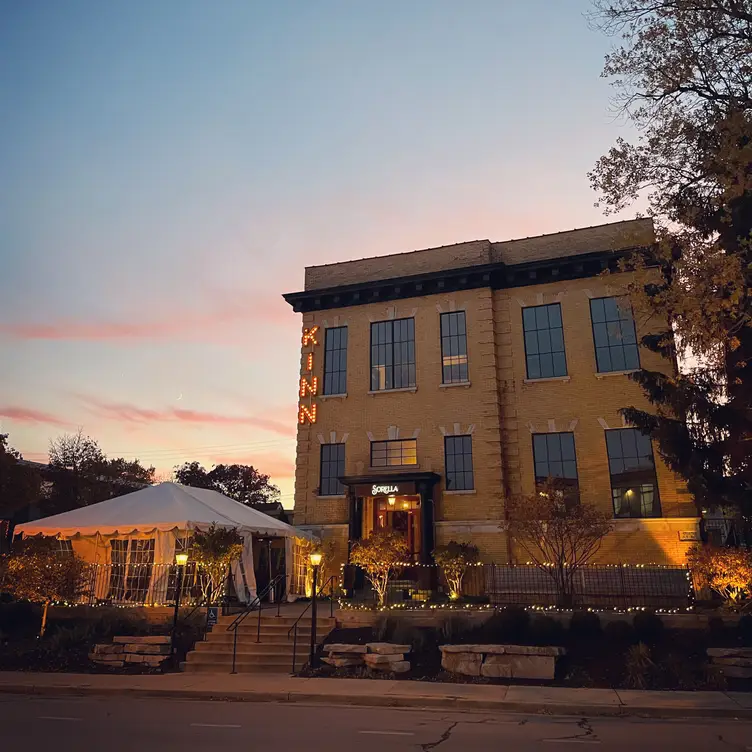 Photo credit: opentable