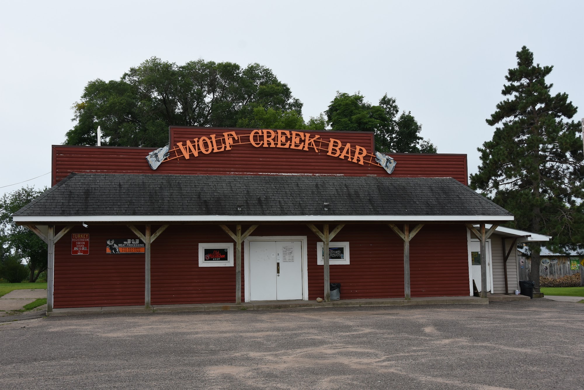 Howlin’ Wolf Creek Bar