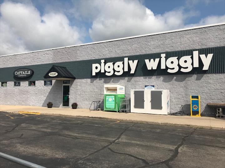 Piggly Wiggly/Cattails Liquor Co.